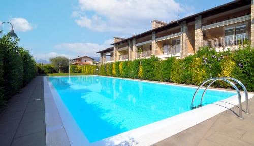 One-Bedroom Apartment with Garden