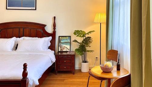 Mountain View Queen Room