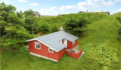 One-Bedroom Holiday Home