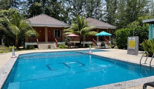 Deluxe Double or Twin Room with Pool View