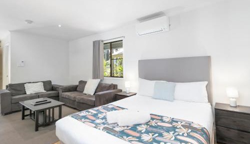 King Room with Pool View