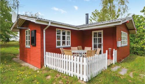Three-Bedroom Holiday Home 