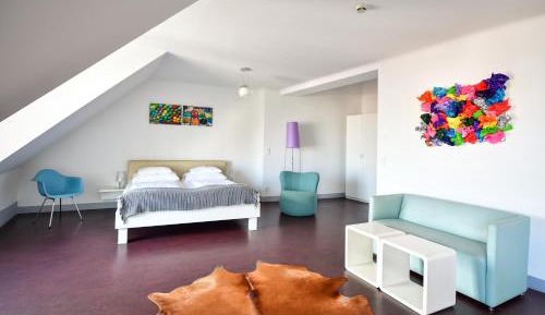 Apartment with Balcony - Top Floor