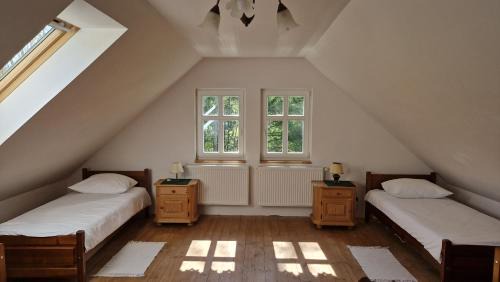 Standard Twin Room with Mountain View