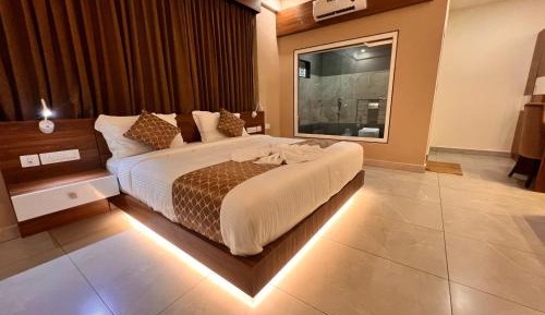 Deluxe Double Room with Balcony