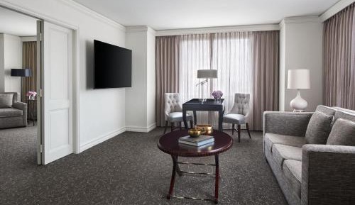 Club lounge access, 1 Bedroom Executive Suite