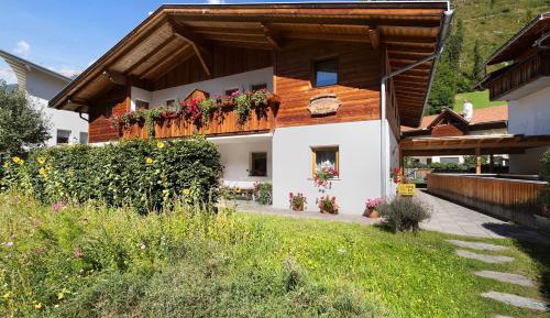 Superior One-Bedroom Apartment with Balcony