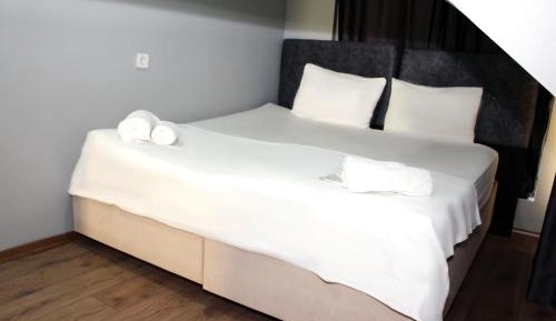 Studio with Spa Bath