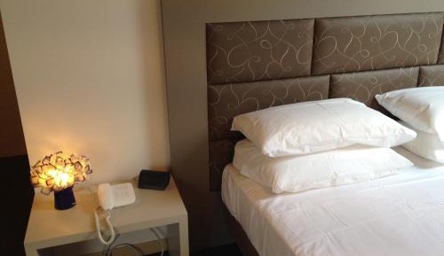 Large Quadruple Room 