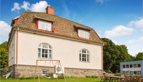 Three-Bedroom Holiday Home 