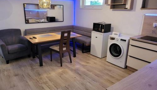 Deluxe Double Room (2 Adults + 1 Child)