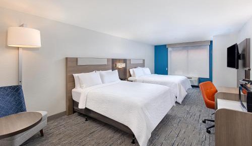 Standard Room with Two Queen Beds - Communications Accessible Tub