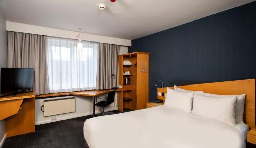 Double Room with Free Hot Breakfast - Accessible
