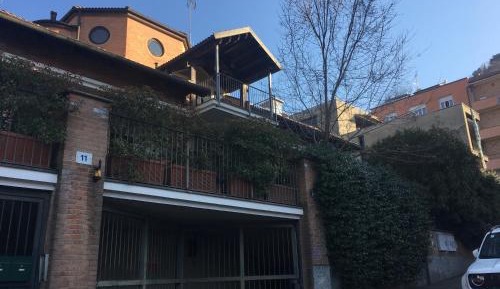 One-Bedroom Apartment with Garden View