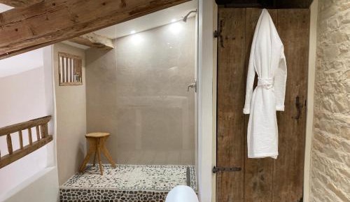 Queen room with river view