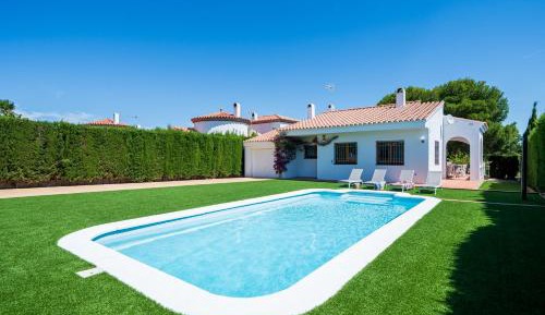 Villa with Garden View