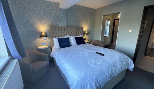 Deluxe Double Room with Shower