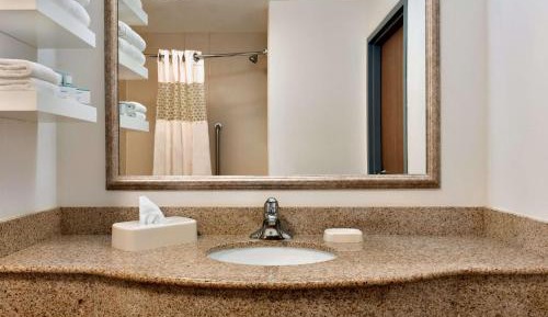 King Room - Non-Smoking