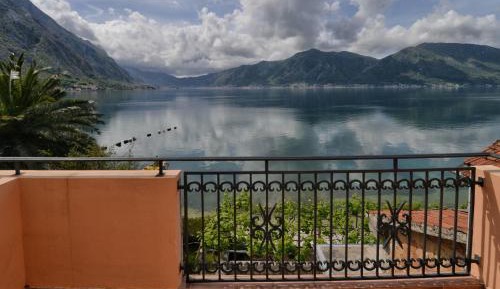 Duplex Apartment with Balcony and Sea View