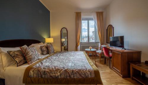 Deluxe Double or Twin Room with City View 