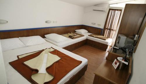 Quadriple Room with Balcony with Sea View - Annex