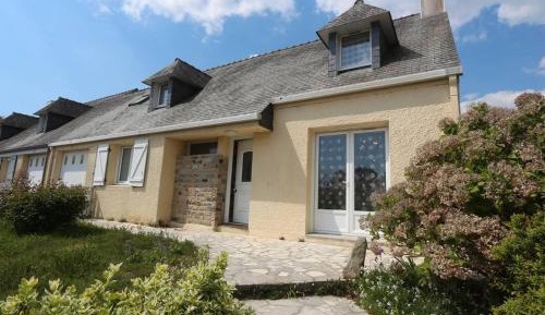 Holiday Home (6 Adults)