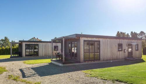 Functionalist cabin