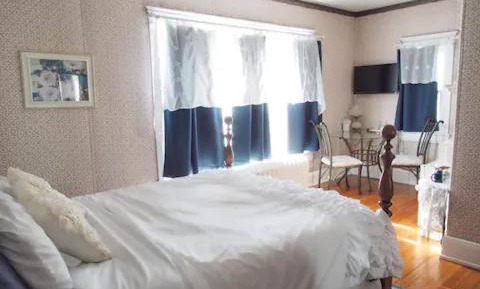 Deluxe Double Room with Bath