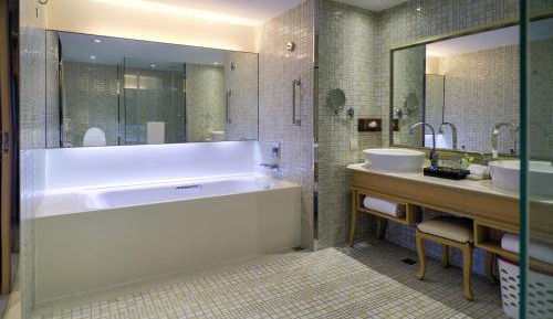 Queen Suite