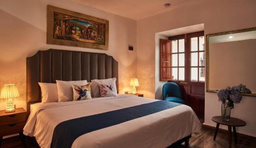 Deluxe King Suite