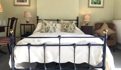 Twin Room with Private Bathroom