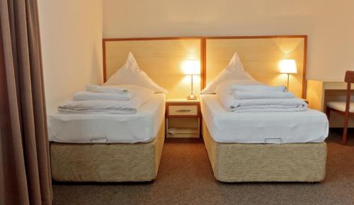 Twin Double Room (Self Check-in after 19:30 PM)