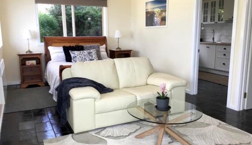Deluxe Double Room with Side Sea View