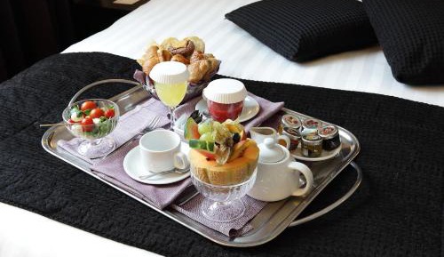 Queen Room with Sofa Bed