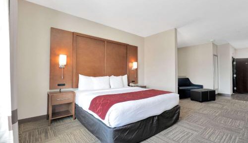 King Suite - Disability Access/Non-Smoking