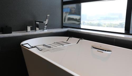 One-Bedroom King Suite