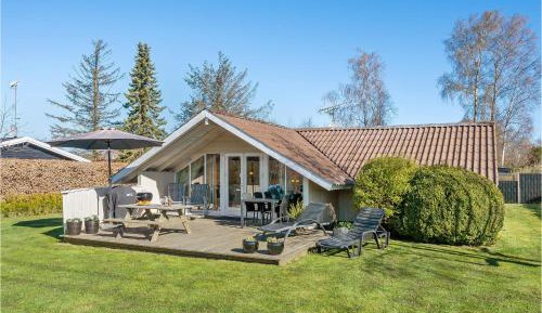 Three-Bedroom Holiday Home 