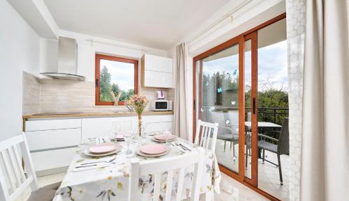 Apartment with Garden View