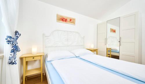 Apartment with Garden View