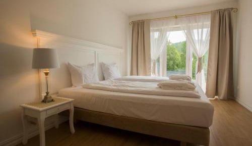 Suite with Terrace in Small Manor House