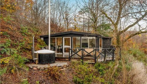 Three-Bedroom Holiday Home 