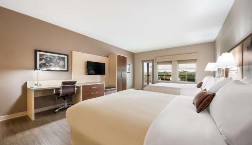 Suite with Two Queen Beds and Balcony