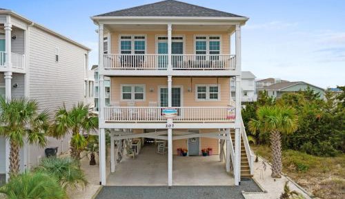 Four-Bedroom Holiday Home