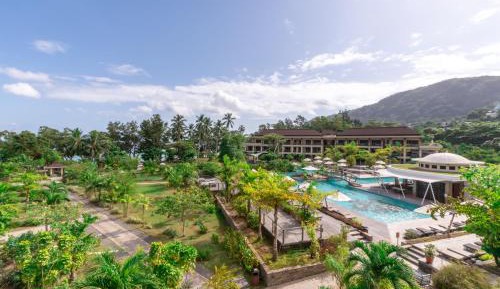 Deluxe Grand Pool View