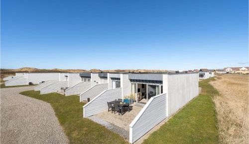 One-Bedroom Holiday Home