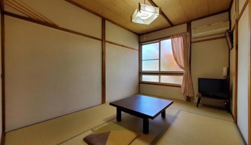 Japanese-Style Twin Room with Shared Bathroom