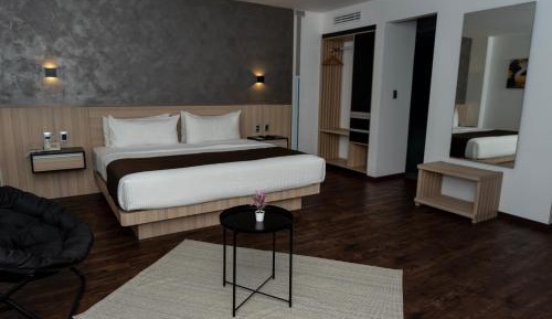 Superior King Room