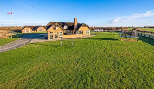 Four-Bedroom Holiday Home