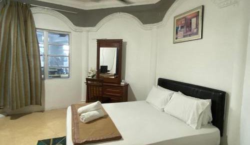 Standard Queen Room
