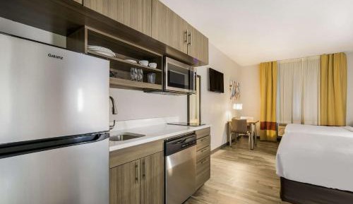 Efficiency Queen Room with Two Queen Beds - Non Smoking